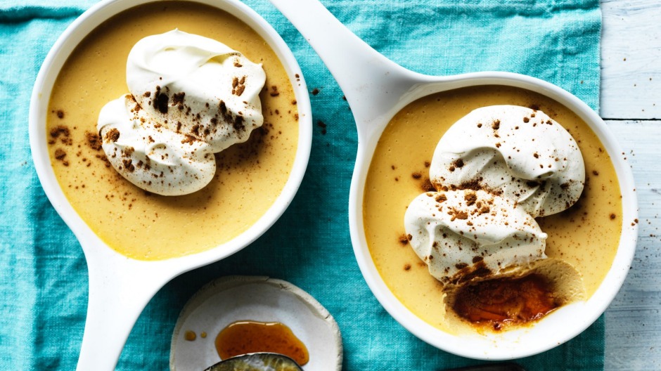 Chilled apricot puddings
